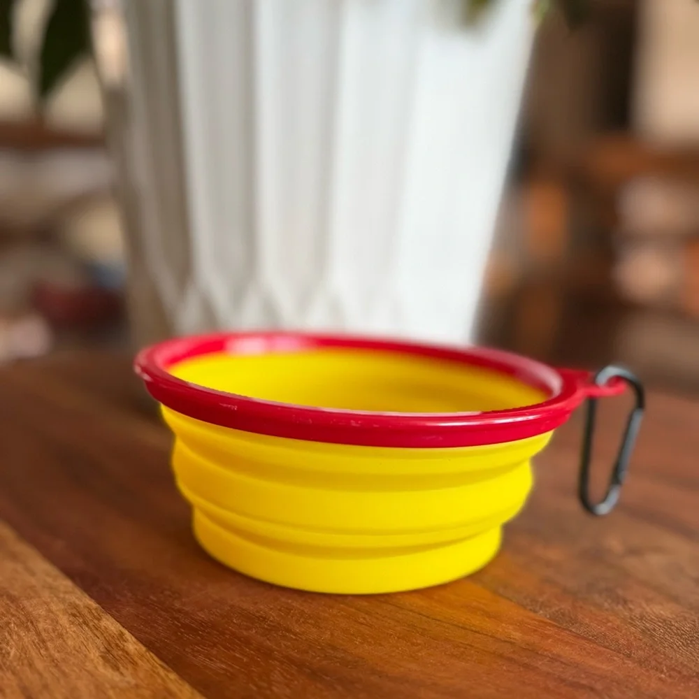 Buc-ee’s Collapsible‎ Travel Portable Pet Cup Yellow/Red Silicone